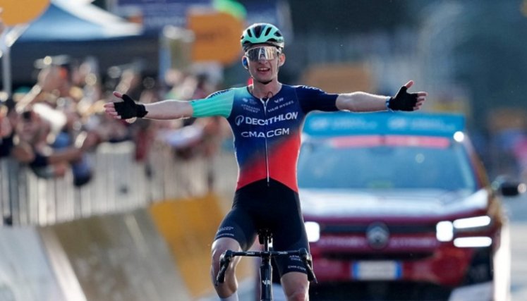 Paul Seixas la nueva revelación del ciclismo hace historia.