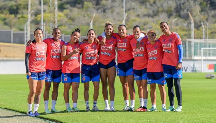 La selección femenina de mayores de Colombia sigue su preparación hacia el Mundial de 2027.