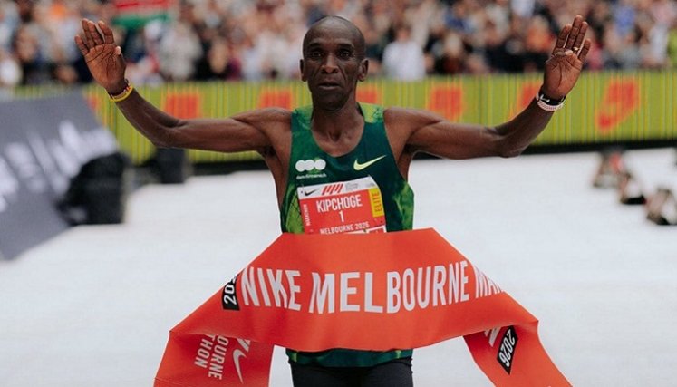 El bicampeón olimpico Eliud Kipchoge es un ejemplo de resiliencia para las nuevas generaciones.