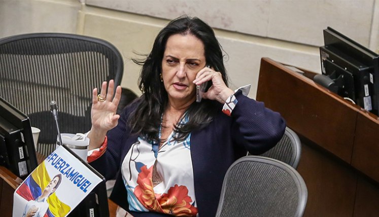 Cabal-María-Fernanda