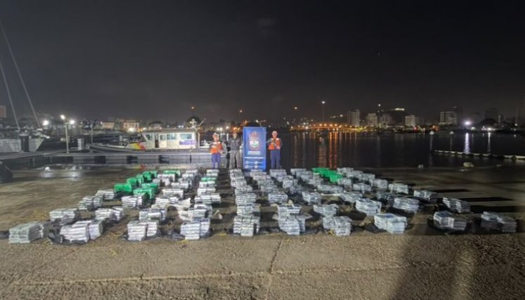 EN OPERACIÓN CONJUNTA CON EE.UU., ARMADA INCAUTÓ 2 TONELADAS DE COCAÍNA