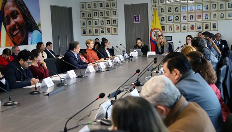 Reunión-sobre-el-salario-01-10-26.