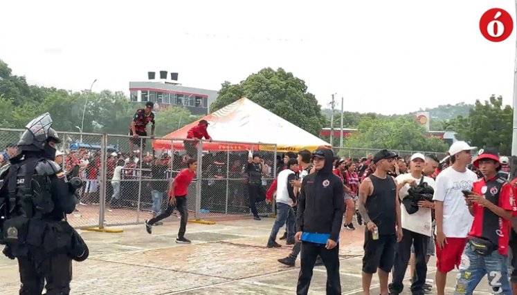 Disturbios en el estadio General Santander 