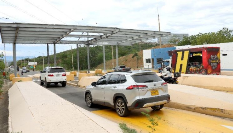 La veeduría Ciudadana Flórez Opina reclama a la Alcaldía que haga cumplir la orden de demolición/Foto Carlos Ramírez/La Opinión