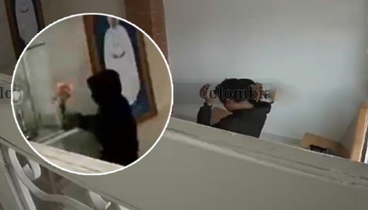 Se arrodilló a rezar y terminó llevándose la custodia de una capilla en Bogotá