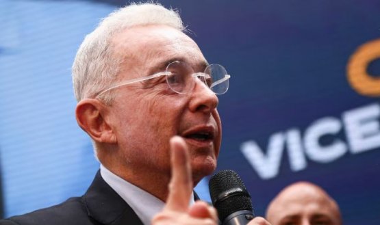 ÁLVARO URIBE 