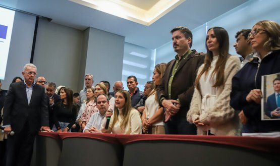 Centro Democrático pide a De la Espriella derogar normas sobre armas y sector minero-energéticoCentro Democrático pide a De la Espriella derogar normas sobre armas y sector minero-energético