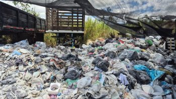 Una polémica se ha presentado al norte de Ocaña con el manejo de los residuos sólidos dejados a cielo abierto en un lote por ADAMIUAIN.