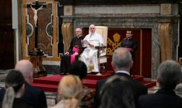 El papa León XIV pide “desarmar” la tecnología para que no gobierne a la humanidad