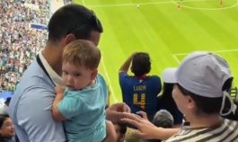 Propuesta de matrimonio en partido del Mundial. Captura de X @TribunaLibreES.