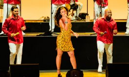El Grupo Niche y Nathy Peluso