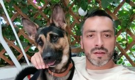 Hugo Marín, actor colombiano y su perro. Foto: IG @jorgehugomarin.
