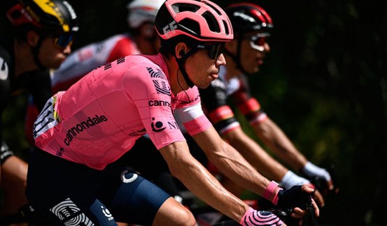 Rigoberto Urán inicia su temporada 2022 con la Tirreno Adriático.