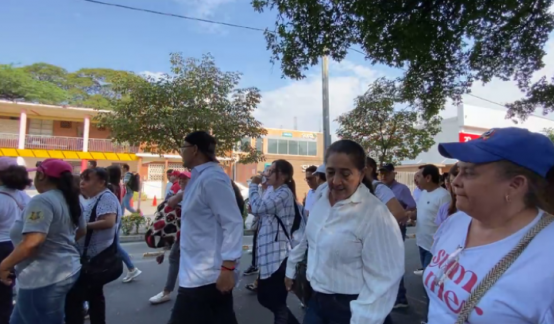 Docentes marchando