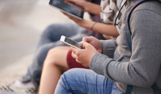 Uso del celular prohibido en aula de clases