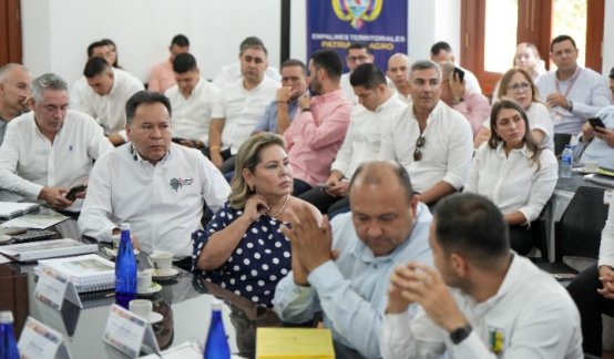 Seis alcalde del departamento llevaron la representación de sus demás colegas ante el presidente electo Abelardo de la Espriella/Foto cortesía Juan Pablo Bayona