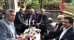 Esta foto corresponde a una despedida de año en 2019, en una finca de La Calera, cerca de Bogotá. De izquierda a derecha, Hernando Carvallo, Alfredo Rangel, Everth Bustamante, Carlos Holmes Trujillo (qepd), José Obdulio Gaviria y Luis Miguel Morelli.