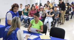 La Unidad de Víctimas tuvo que atender virtualmente y por canales telefónicos durante varios meses en 2020./ Foto archivo La Opinión