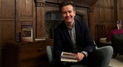Giovanni Mantilla revela en su libro las movidas políticas detrás de las normas humanitarias válidas para los conflictos internos de los países.