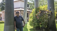 Francisco Suárez cuida de las zonas verdes desde hace más de 25 años.