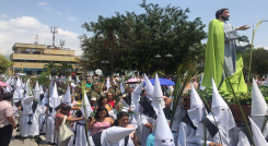 Las concurridas procesiones de antaño solo quedan en los recuerdos de los feligreses debido a las restricciones por la pandemia. Foto: Archivo/ La Opinión
