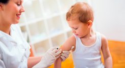 Las vacunas disponibles se pueden utilizar en niños desde los 2 meses de edad, adolescentes y adultos.