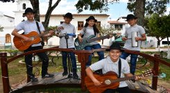 Los niños son amantes de la música tradicional campesina, en especial de la carranga y apuestan a la construcción de paz a través del arte y la cultura. / Cortesía