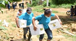 79 kits de emergencia fueron entregados en la comunidad. 