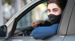 Los jóvenes adquieren más carros