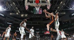 los Milwaukee Bucks derrotaron a los Atlanta Wahawks en la  NBA