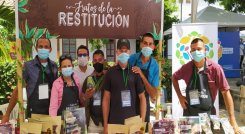 Víctimas del Catatumbo muestran sus productos agrícolas./Foto: cortesía