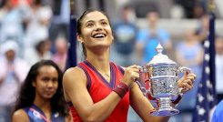 La  la tenista británica Emma Raducanu, venció a la canadiense Leilah Fernández y se quedó con el título del Abierto de los Estados Unidos.
