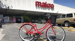 Programa ‘Makro pedalea’, el cual está a disposición de los trabajadores y consiste en prestar bicicletas a los colaboradores para que puedan movilizarse de la casa al trabajo. / Foto tomada de Facebook