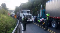El personal pudo mover el vehículo siniestrado a un lado de la calzada. / Foto: Cortesía