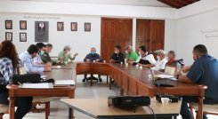 En el palacio municipal se reúnen líderes comunales con funcionarios de la Empresa de Servicios Público y la alcaldía para buscar soluciones concretas a la problemática de contaminación ambiental en el relleno sanitario.