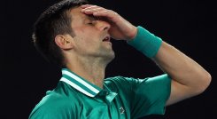 El gobierno de Australia argumenta que la presencia de Djokovic “puede alentar sentimiento antivacunas”.
