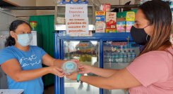 La crisis sanitaria producto de la pandemia se convirtió en la gran oportunidad para un emprendimiento en el municipio de Ocaña. Las escamas de pescado pueden calmar muchas dolencias.