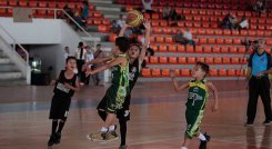 La Liga de baloncesto inicia su temporada con el festival de minibaloncesto,