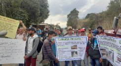 Campesinos bloquean la carretera que conduce hacia el municipio de La Playa de Belén, reclaman mayor atención a la malla vial secundaria y terciaria.