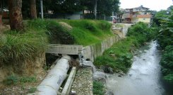 Increíble, luego de tanta lucha por conseguir recursos, están a punto de perderse 10 mil millones de pesos para los cruces especiales del Plan Maestro de Alcantarillado. / Foto: Archivo / La Opinión 