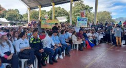 Los manifestantes buscan un referéndum derogatorio de la iniciativa donde se autoriza al alcalde a entregar en concesión el acueducto. / Foto: Cortesía / La Opinión