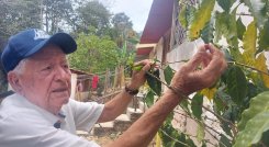 Una labor altruista desarrolla Moisés Quintero Gómez en la provincia de Ocaña y zona del Catatumbo por los programas agroecológicos a través del café. / Fotos: Javier Sarabia 