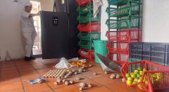 Los ladrones se llevaron el mercado enviado para preparar los almuerzos de los niños durante toda la semana. /Foto:Javier Sarabia