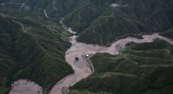 El tráfico vehicular está suspendido en la carretera Ocaña-Cúcuta, sector El Tarrita./ Cortesía.