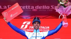 Matthews gana la tercera etapa del Giro de Italia