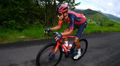 El ciclista Egan Bernal reaparecerá en el Tour de Francia después de cuatro años haberlo ganado.