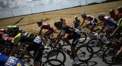 Los organizadores del Tour de Francia buscan mejorar las condiciones de los ciclistas.