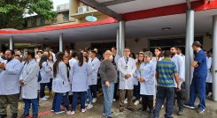 Estudiantes de medicina del Táchira exigen derecho al uso del auditorio del Hospital Central de San Cristóbal. / Foto: Anggy Polanco / La Opinión