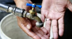 Rosarienses exigen que el servicio de agua llegue con más frecuencia. / Fotos: Archivo 