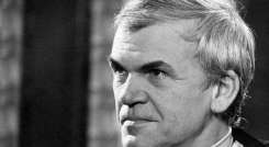 Milan Kundera falleció el 12 de julio de 2023.